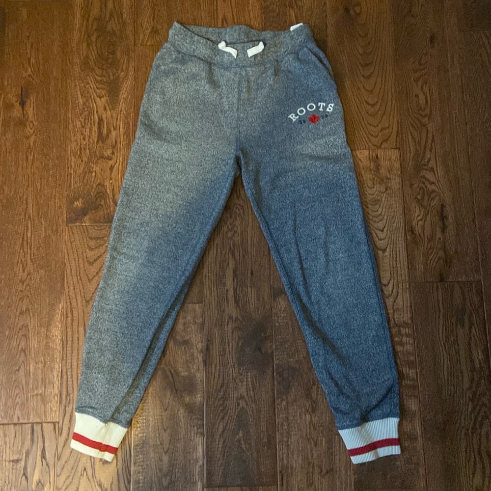 Roots Cabin joggers colour:Navy Blazer Pepper
